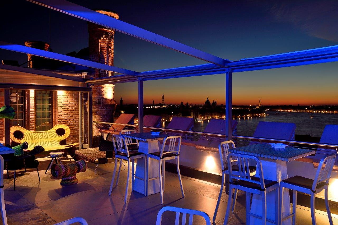 Skyline Rooftop Bar - Luxury Restaurant Awards